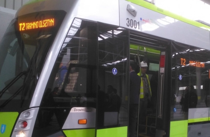 {We wtorek rano samochód zderzył się z tramwajem. Zaś od poniedziałku tramwaje nie jeżdżą na linii nr 3.}